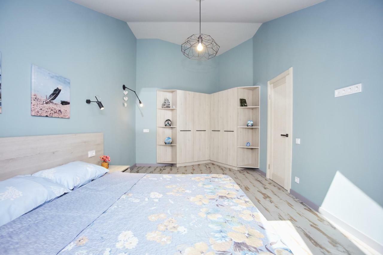 Luxury Apartment In The Heart Odessa Esterno foto